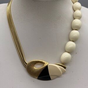 VINTAGE TRIFARI Gold and Cream Necklace